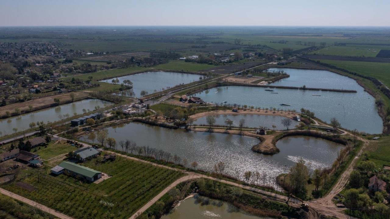 Sun City Vizisport Paradicsom Hódmezővásárhely المظهر الخارجي الصورة